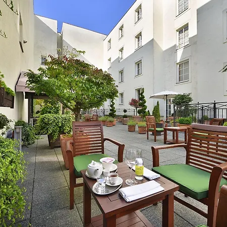 مارولز البوتيكي 5* براتسيلافا
