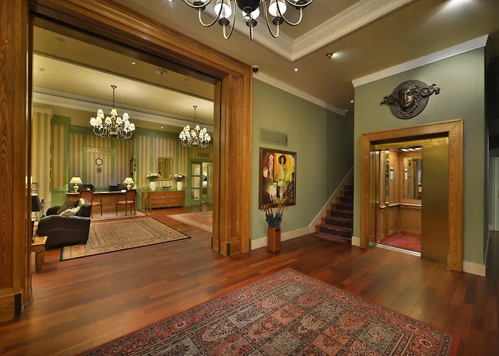 Marrol's Boutique 5*